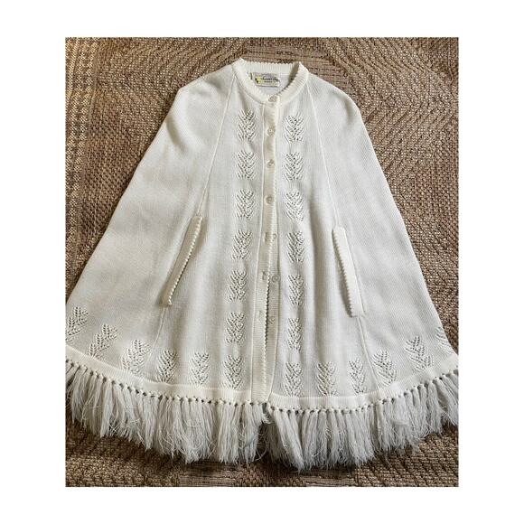 Vtg. Sweater Bee by Banff LTD Ivory Cape - Picture 1 of 7